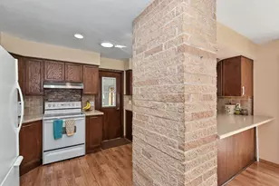 33733 Academy Rd, Racine, WI 53105 - Photo 12
