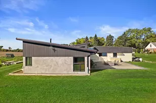 3109 Cozy Acres Rd, Racine, WI 53406 - Photo 6