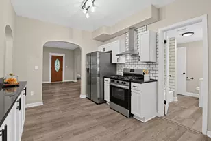 324 Conkey St, Burlington, WI 53105 - Photo 6