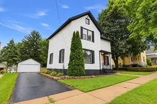 324 Conkey St, Burlington, WI 53105 - Photo 2
