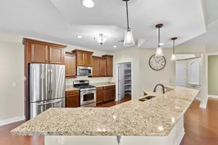 17490 Crest Hill Dr, Brookfield, WI 53045 - Photo 6