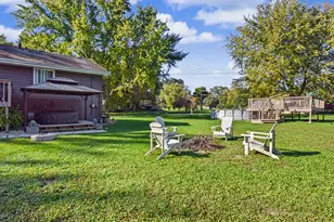 S88W30964 Meyer Dr, Mukwonago, WI 53149 - Photo 8