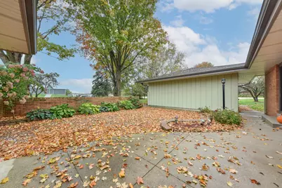 N112W19666  Mequon Rd, Germantown, WI 53022 - Photo 36