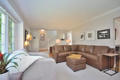 6147 N Shoreland Ave, Whitefish Bay, WI 53217 - Photo 10