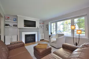 6147 N Shoreland Ave, Whitefish Bay, WI 53217 - Photo 8