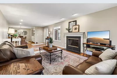 108  Harrogate Dr, Waukesha, WI 53188 - Photo 12