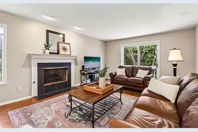 108  Harrogate Dr, Waukesha, WI 53188 - Photo 10