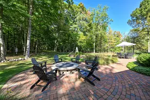 9226 W Hawthorne Rd, Mequon, WI 53097 - Photo 38