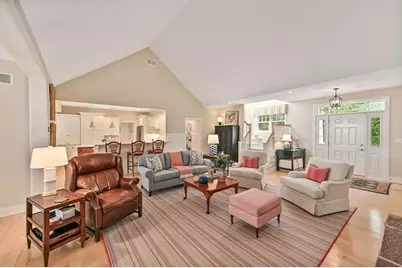 9226 W Hawthorne Rd, Mequon, WI 53097 - Photo 6