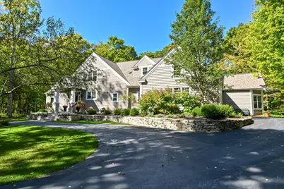 9226 W Hawthorne Rd, Mequon, WI 53097 - Photo 2