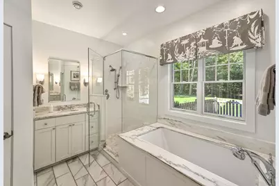 9226 W Hawthorne Rd, Mequon, WI 53097 - Photo 28