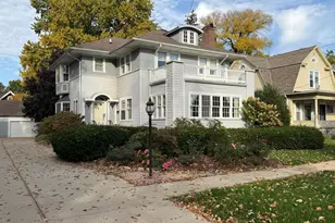 902 S 8th St, Watertown, WI 53094 - Photo 1