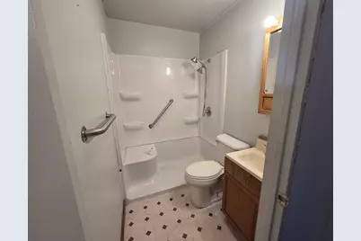 923  Circle Dr, Manitowoc, WI 54220 - Photo 10