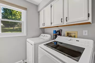 444  Cheshire Ln, Pewaukee, WI 53072 - Photo 22