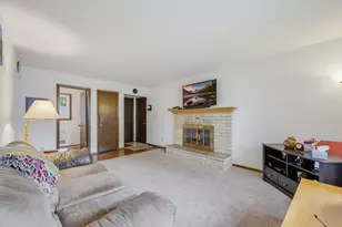 2721 Minot Ln, Waukesha, WI 53188 - Photo 12