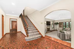 660 N Honey Creek Pkwy, Wauwatosa, WI 53213 - Photo 4