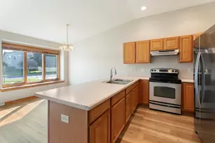 951 Spruce St, Hartford, WI 53027 - Photo 6