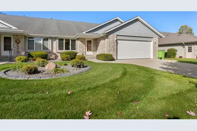 951  Spruce St, Hartford, WI 53027 - Photo 2