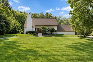 N63W29813 Woodfield Ct, Merton, WI 53029 - Photo 4
