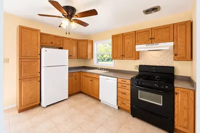 N50W14245  Ridgeway Ln, Menomonee Falls, WI 53051 - Photo 8