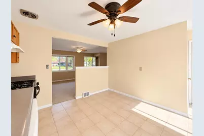 N50W14245  Ridgeway Ln, Menomonee Falls, WI 53051 - Photo 12