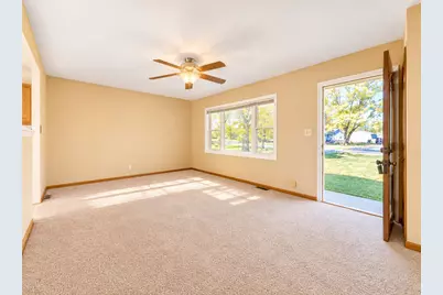 N50W14245  Ridgeway Ln, Menomonee Falls, WI 53051 - Photo 4