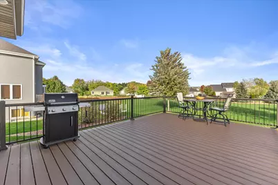 9752 S Mustang Pl, Oak Creek, WI 53154 - Photo 4