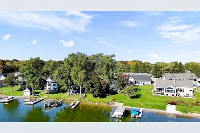 3404  Lake Dr, Hartford, WI 53027 - Photo 16