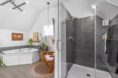 512 E Glover Ave, Milwaukee, WI 53212 - Photo 26