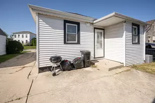 2053 Shoop St, Racine, WI 53404 - Photo 20