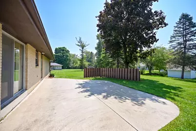 5236 S 44th St, Greenfield, WI 53220 - Photo 22