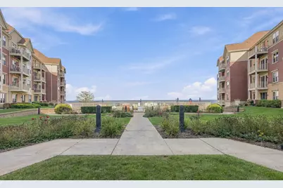 4120 S Lake Dr #453, Saint Francis, WI 53235 - Photo 24
