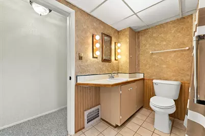 838 N 19th St, Manitowoc, WI 54220 - Photo 32