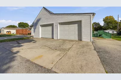 838 N 19th St, Manitowoc, WI 54220 - Photo 26