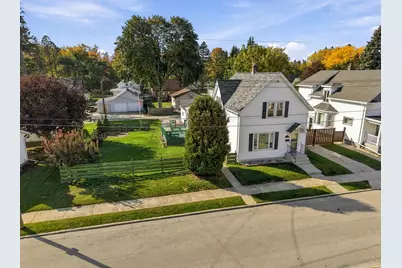 838 N 19th St, Manitowoc, WI 54220 - Photo 4