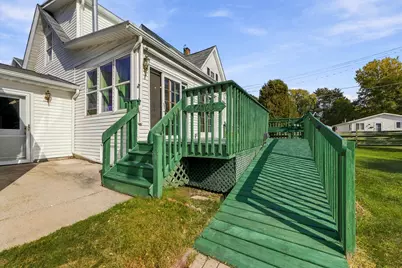838 N 19th St, Manitowoc, WI 54220 - Photo 22