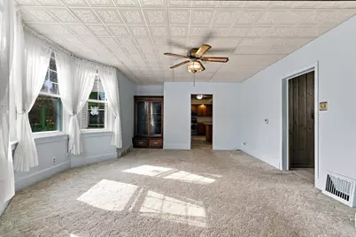 838 N 19th St, Manitowoc, WI 54220 - Photo 8
