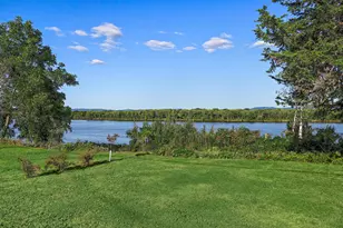 46652 Riverview Dr, Dresbach, MN 55947 - Photo 2