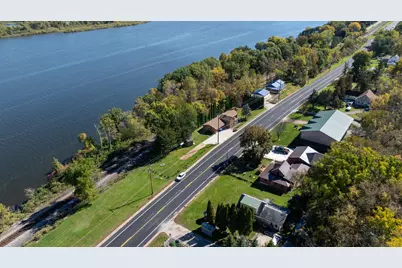 46652  Riverview Dr, Dresbach, MN 55947 - Photo 38