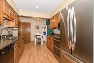 7535 W Tuckaway Creek Dr, Franklin, WI 53132 - Photo 12