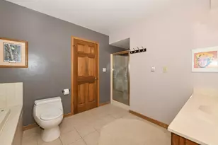 7535 W Tuckaway Creek Dr, Franklin, WI 53132 - Photo 24