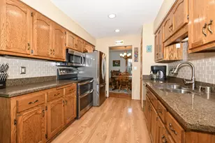 7535 W Tuckaway Creek Dr, Franklin, WI 53132 - Photo 14
