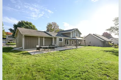 7021 W Southview Dr, Franklin, WI 53132 - Photo 54