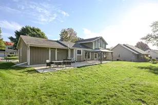 7021 W Southview Dr, Franklin, WI 53132 - Photo 54