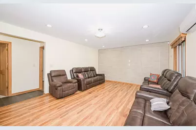 7021 W Southview Dr, Franklin, WI 53132 - Photo 24