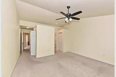 5152 S Hidden Dr, Greenfield, WI 53221 - Photo 6