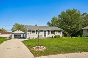 256 Ivy Pl, West Bend, WI 53095 - Photo 40
