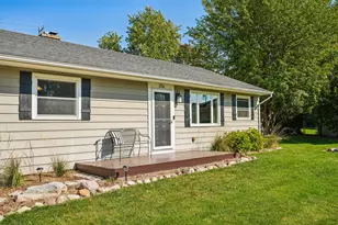 256 Ivy Pl, West Bend, WI 53095 - Photo 2