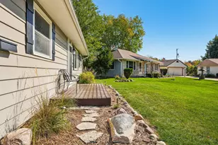 256 Ivy Pl, West Bend, WI 53095 - Photo 38