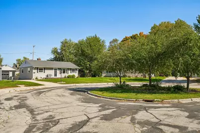 256  Ivy Pl, West Bend, WI 53095 - Photo 34